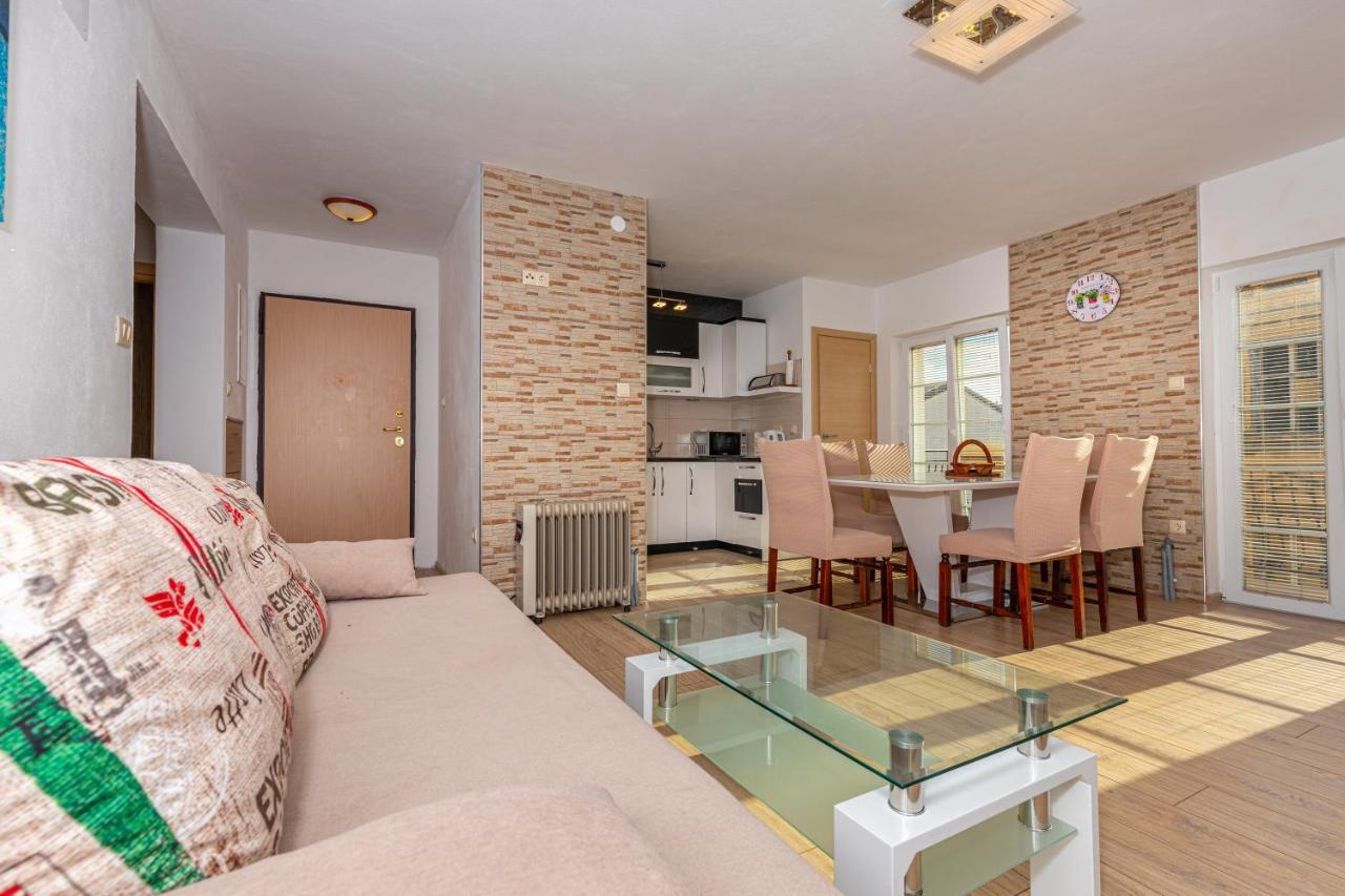 Apartman Sare Crikvenica Exterior foto
