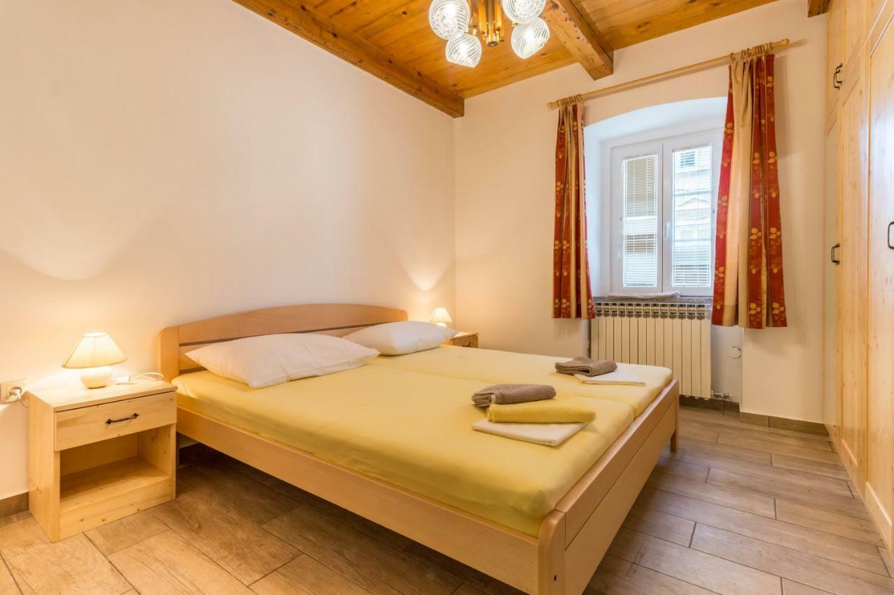 Apartman Sare Crikvenica Exterior foto