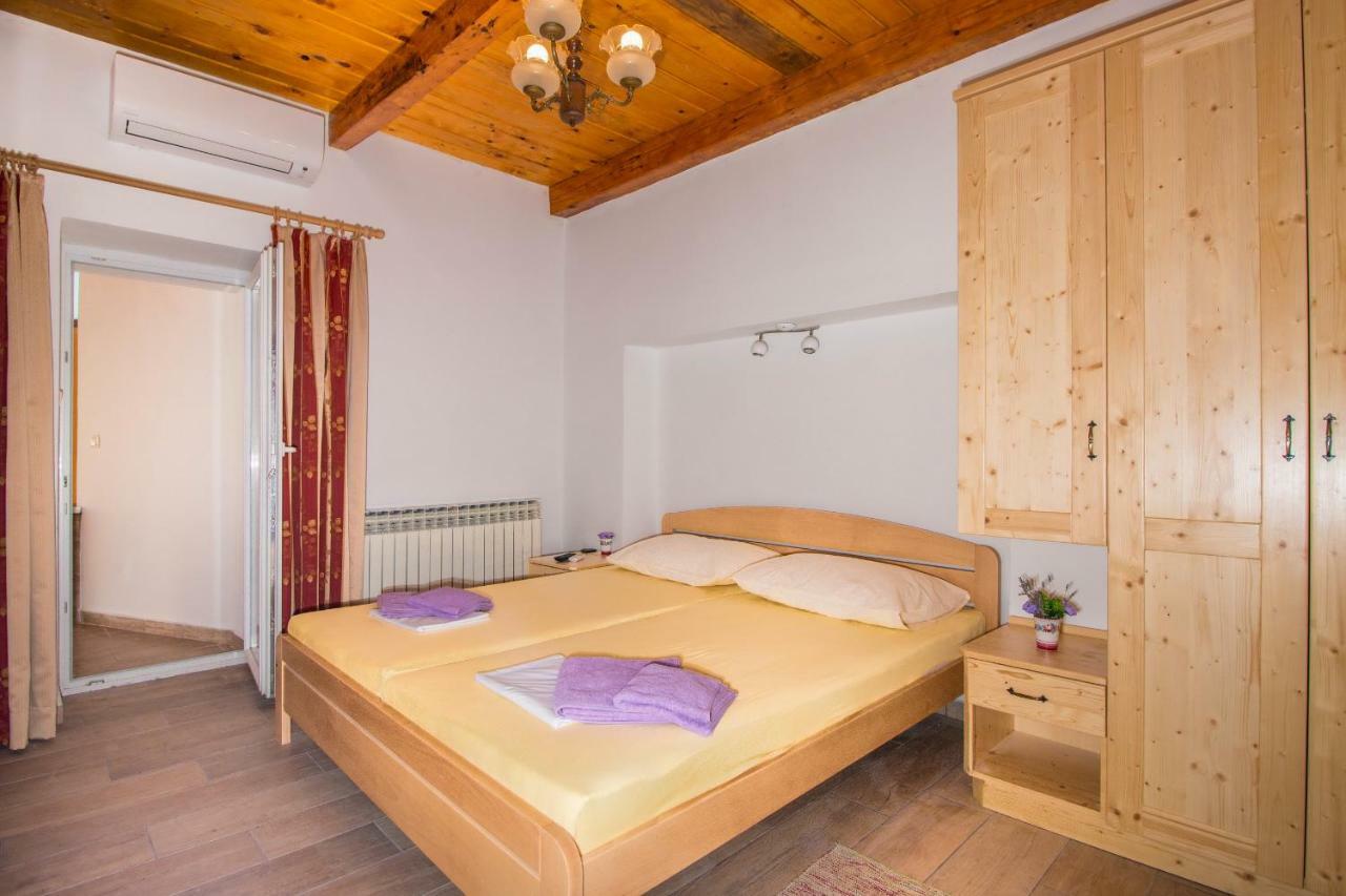 Apartman Sare Crikvenica Exterior foto